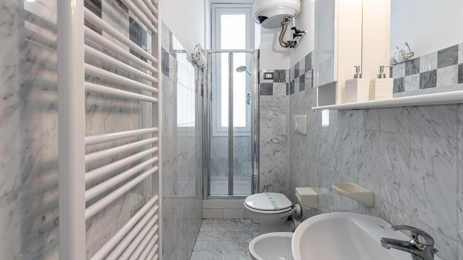 Goldoni - Suite Apartment Florence