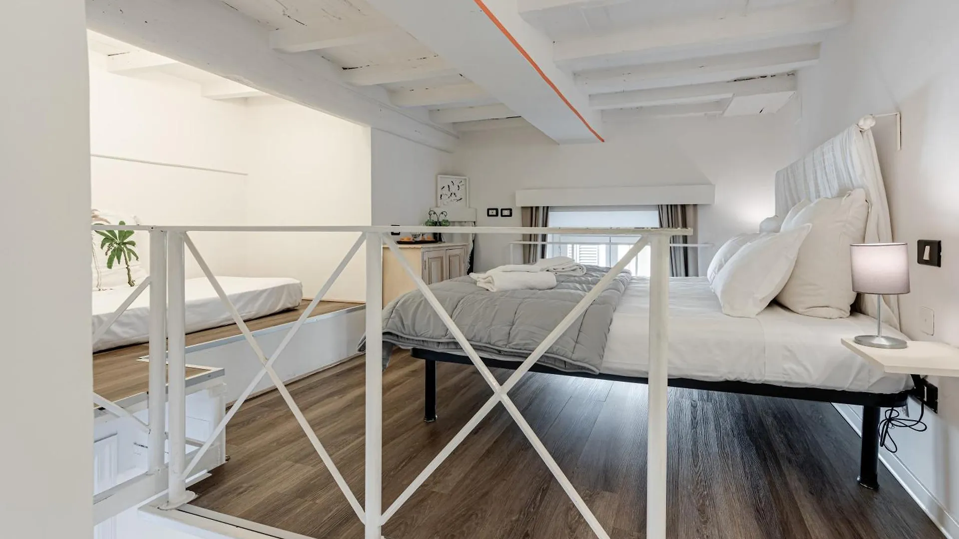 Goldoni - Suite Apartment Florence Italy